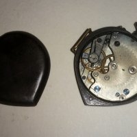 Дамски часовник , желязно сърце., снимка 2 - Антикварни и старинни предмети - 34199339