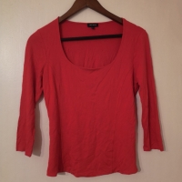 Нова червена блуза S размер с деколте 3/4 ръкав, снимка 1 - Блузи с дълъг ръкав и пуловери - 36036142