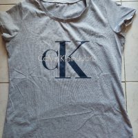 Дамска тениска calvin klein, снимка 1 - Тениски - 41909224