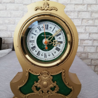 Стар Часовник Янтарь, снимка 2 - Антикварни и старинни предмети - 36238005