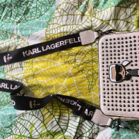 малка чантичка Карл Лагерфелд , снимка 1 - Чанти - 44751245