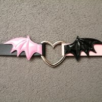 Кожен чокър колие със сърце и криле в черен и розов цвят, снимка 4 - Колиета, медальони, синджири - 42129370