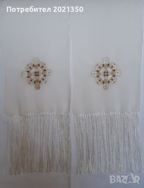 Ръчно бродиран копринен шал с български автентичен мотив, снимка 1