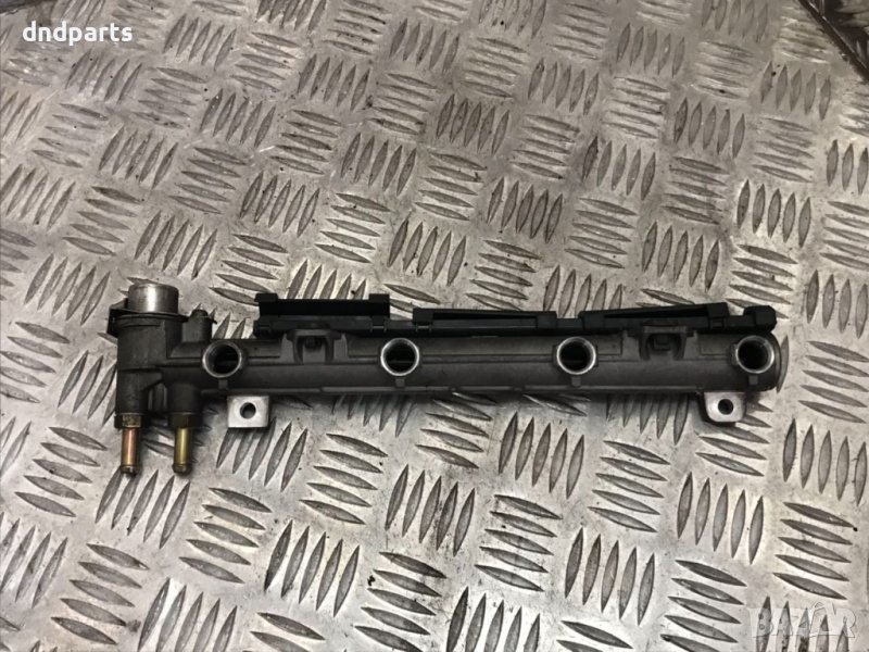 Горивна рейка VW Golf 4, 1.4i, 2002г., снимка 1