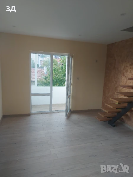 Продавам 4-стаен апартамент, снимка 1