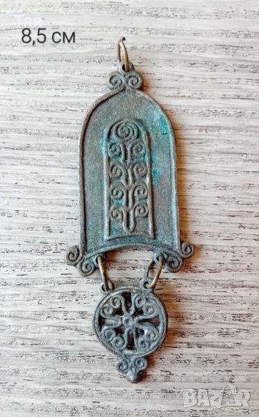 Стара брошка, бронзов накит и кутия за бижута , снимка 1