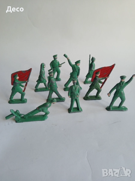 Стари метални руски фигурки войници., снимка 1