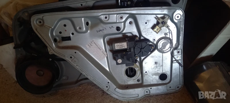 Заден ляв стъклоповдигач Skoda Fabia I, снимка 1