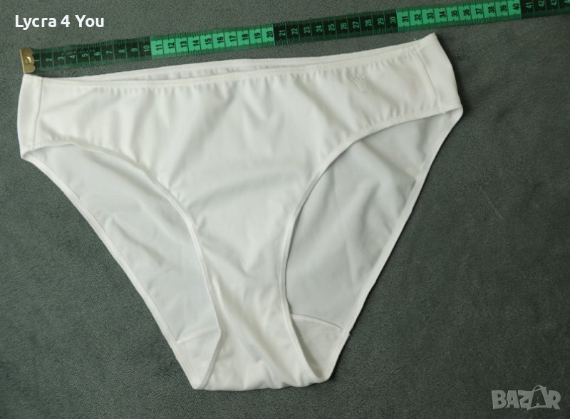 Triumph M (EU 42) нови, снежно бели бикини, снимка 1