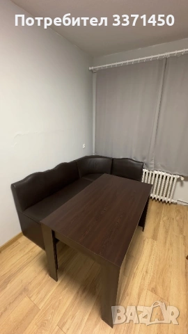 Кухненски ъгъл с маса