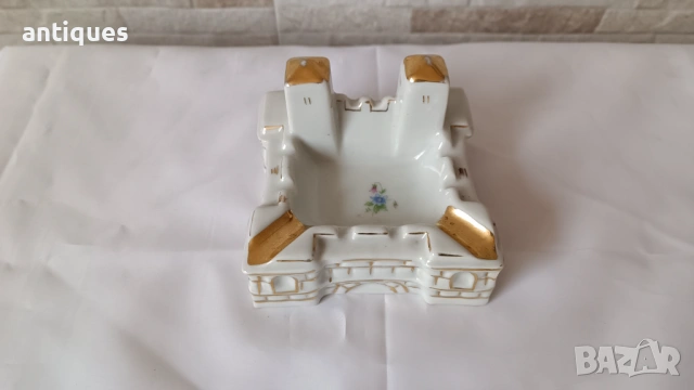 Порцеланов пепелник - Баба Вида - Завод Сталин Видин - 1960г, снимка 2 - Антикварни и старинни предмети - 53069533