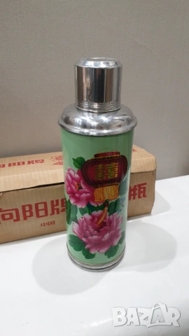 Китайски термос от соца, снимка 2 - Антикварни и старинни предмети - 53651392