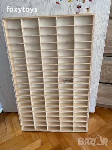 Дефектен дървен рафт, етажерка за колички, 90 отделения, Hot wheels