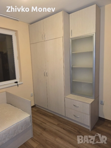 Бял гардероб с витрина, снимка 2 - Гардероби - 52314709