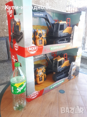 ОГРОМЕН RC рудничарски минен багер Dickey Toys Volvo , 60 см , 3 год + , жълто и сиво, снимка 5 - Електрически играчки - 36106212