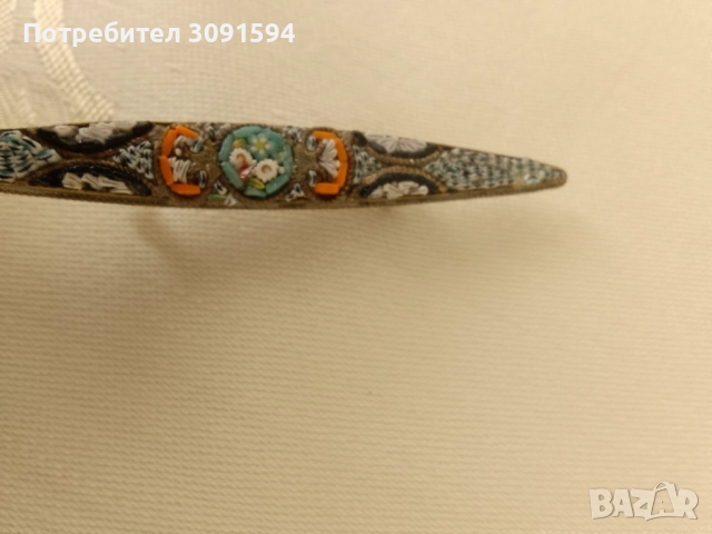 Автентична старинна брошка, която е ръчно изработена от цветно Венецианско стъкло - Венецианска моза, снимка 6 - Антикварни и старинни предмети - 51769548