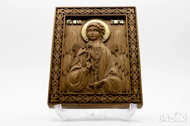 Позлатена релефна икона на архангел Михаил от масивен дъб, снимка 4 - Икони - 53224100