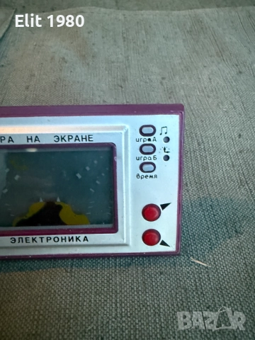 Продавам  руска електронна игра, снимка 2 - Други ценни предмети - 52816557