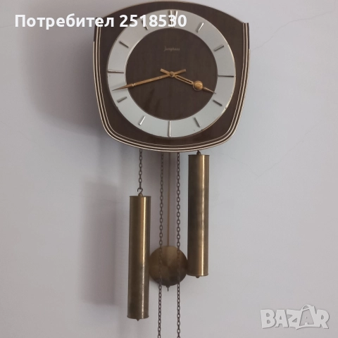 Стенен часовник Junghans 