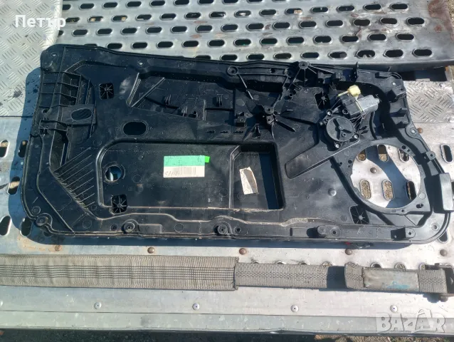 Ляв стъклоповдигач с моторче Форд фиеста 2008-2017г , снимка 2 - Части - 47321993