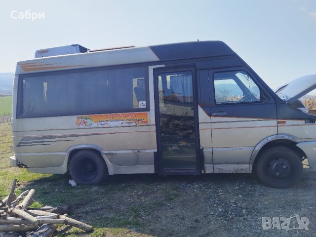 Iveco Daily, снимка 16 - Бусове и автобуси - 43884649