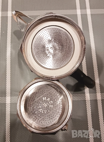 Кафеварка Bialetti Moka Express за 6 чаши (270 мл), снимка 3 - Други - 52617777
