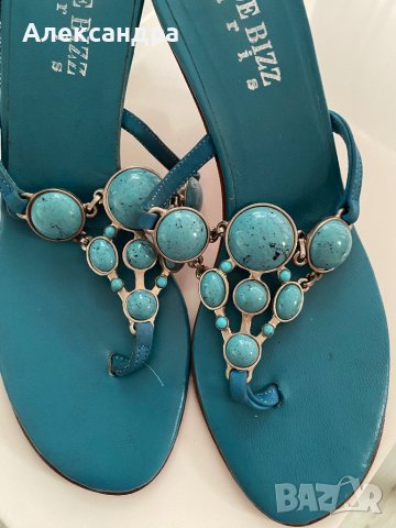Чехли от естествена кожа с тюркоазени камъни