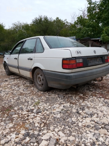 Пасат 1.8 газ бензин, снимка 3 - Автомобили и джипове - 51836688