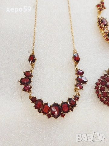 Лот колиета и медальони,злато, сребро, позлата,гранати, снимка 2 - Бижутерийни комплекти - 52334220