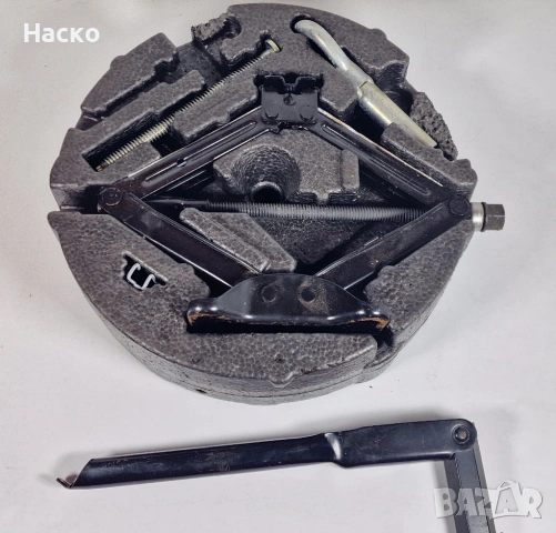 Комплект Инструменти Крик Ключ Гуми Джанти Кука Opel Insignia Опел Инсигниа 2008г-2017г, снимка 2 - Части - 53669292