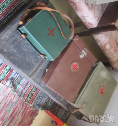 Стара медицинска докторска военна чанта 3 бр различни