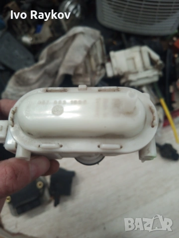 Моторче Централно Заключване за Volkswagen PASSAT , 357862153C., снимка 3 - Части - 53847100