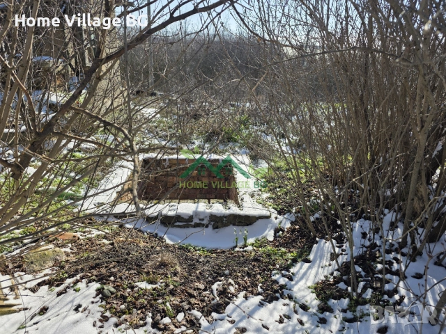 Парцел с постройки, ток, вода, септична яма, гледка, с.Котленци, снимка 2 - Парцели - 53371793