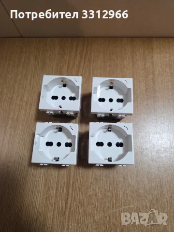 4 броя електрически контакт тип Schuko марка ELEC DOCK (модел ED-3001M). Тип: Електрически контакт 