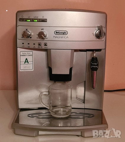 Кафемашина кафе автомат Delonghi MAGNIFICA работи перфектно