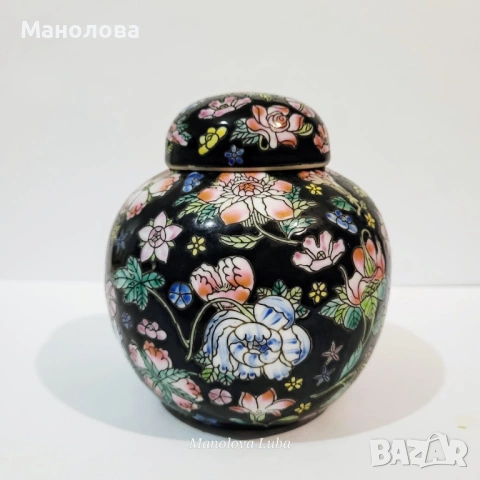 Порцеланов джинджифилов буркан с капак Famille Rose Mille Fleur.