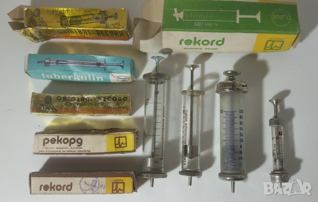 Лот стари стъклени спринцовки