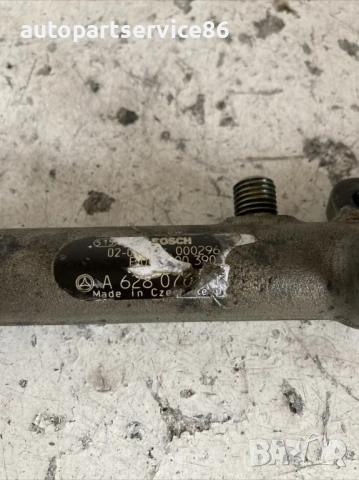 Горивна рейка за Mercedes ML W163 400 CDI (2004) A6280700195, снимка 2 - Части - 53857911