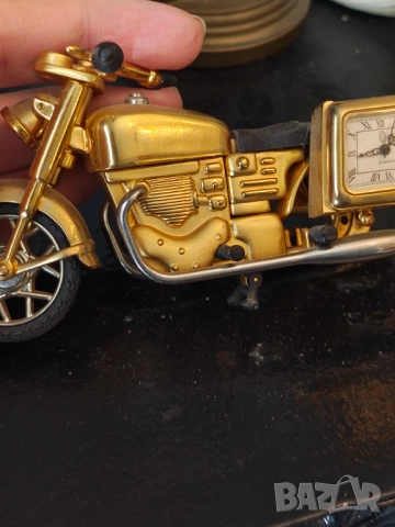 Страхотен месингов мотор часовник ръчна изработка , снимка 6 - Декорация за дома - 51457596