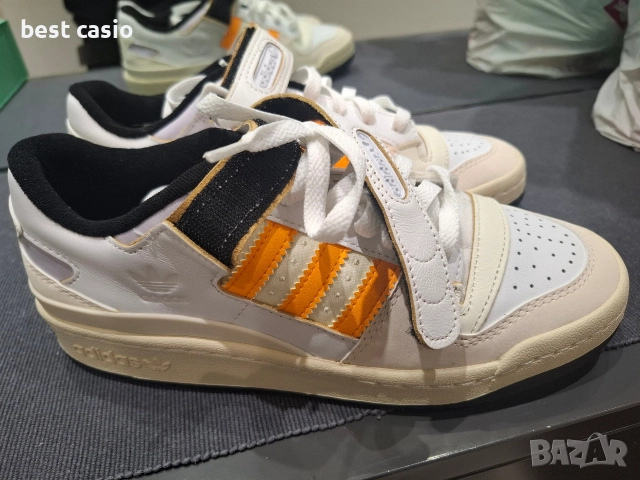 Продавам нов оригинален дамски Адидас.