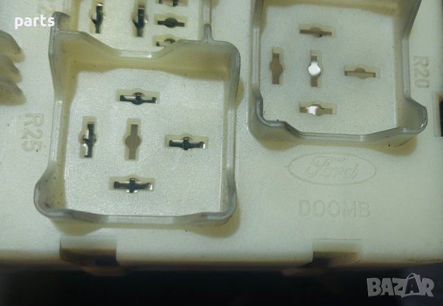 Бушонна Кутия Форд Фокус Мк1 1.8 (3) - D00MB N, снимка 5 - Части - 44190275