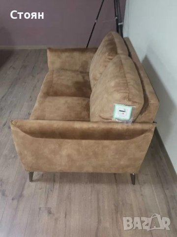Дизайнерски кафяв диван от плат кадифе двойка, снимка 3 - Дивани и мека мебел - 42422504