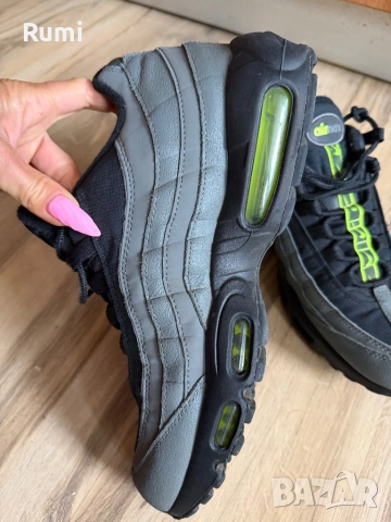 Оригинални  мъжки маратонки Nike Air Max 95 Iron Grey Volt ! 45 н, снимка 2 - Маратонки - 35934987