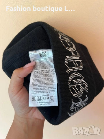 Черна шапка с диамантени сребристи камъчета и надпис ROUGH 🖤, снимка 4 - Шапки - 51580068