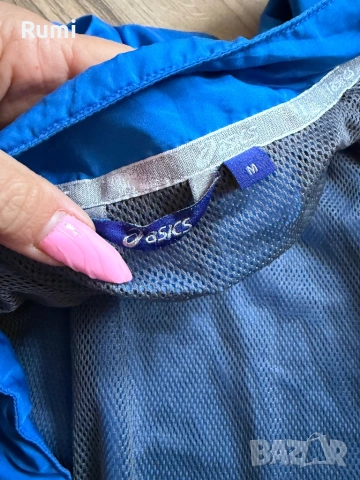 Оригинална мъжка олекотена горница Asics! M, снимка 6 - Спортни дрехи, екипи - 51253670