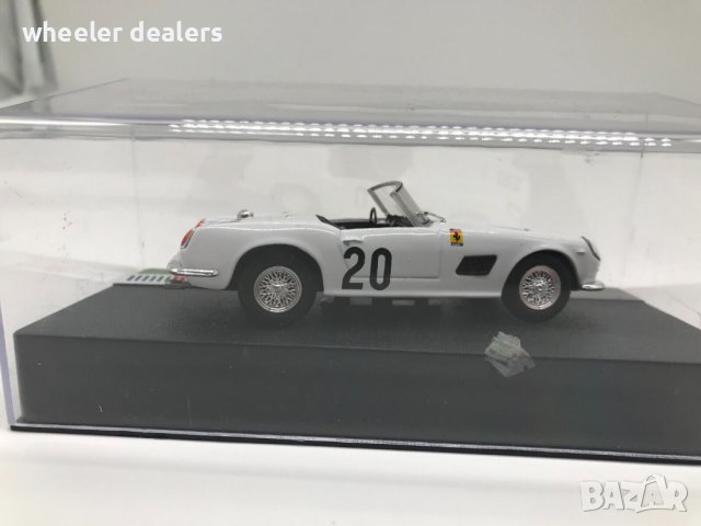 Метална количка Ixo/Altaya Ferrari 250 California 1:43, снимка 2 - Колекции - 39617346