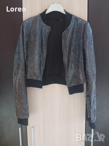 Подарявам!Тънко яке е сребристо , снимка 2 - Якета - 52908021