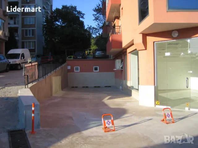 Паркоместа / плац за 5 автомобила, снимка 2 - Гаражи и паркоместа - 45854347