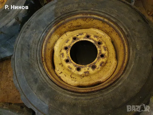 гуми с джанти  за бобкат 12 - 16.5  12R16.5   четири броя  300/70R16.5, снимка 3 - Гуми и джанти - 48396441