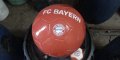 Продавам оригинална футболна топка на фк. Байрен Мюнхен и сувенирна малка за закачане в кола, снимка 1 - Футбол - 44339977